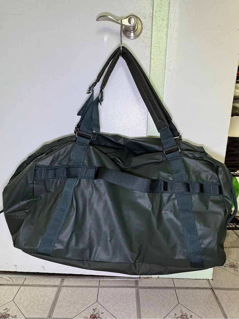 Away Active Duffle Bag 40L in Forest Green w/ Adjustable Strap